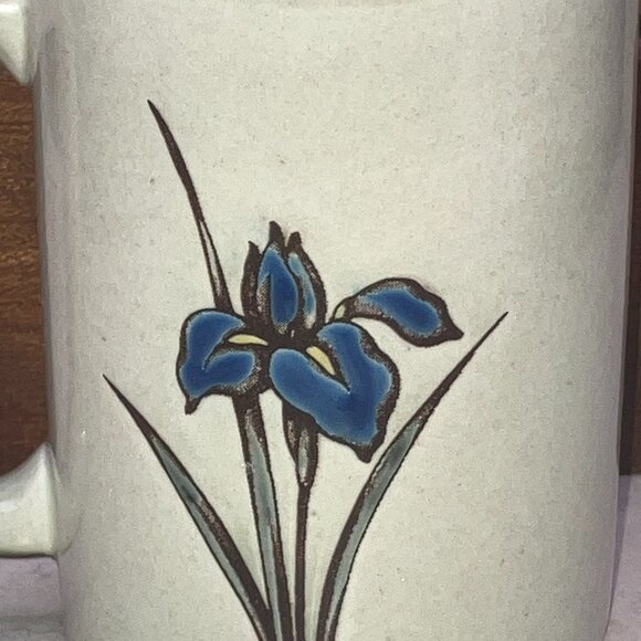 Set of 2 Otagiri  Embossed Hummingbird Flowers Coffee Mugs Vintage - Picture 3 of 7